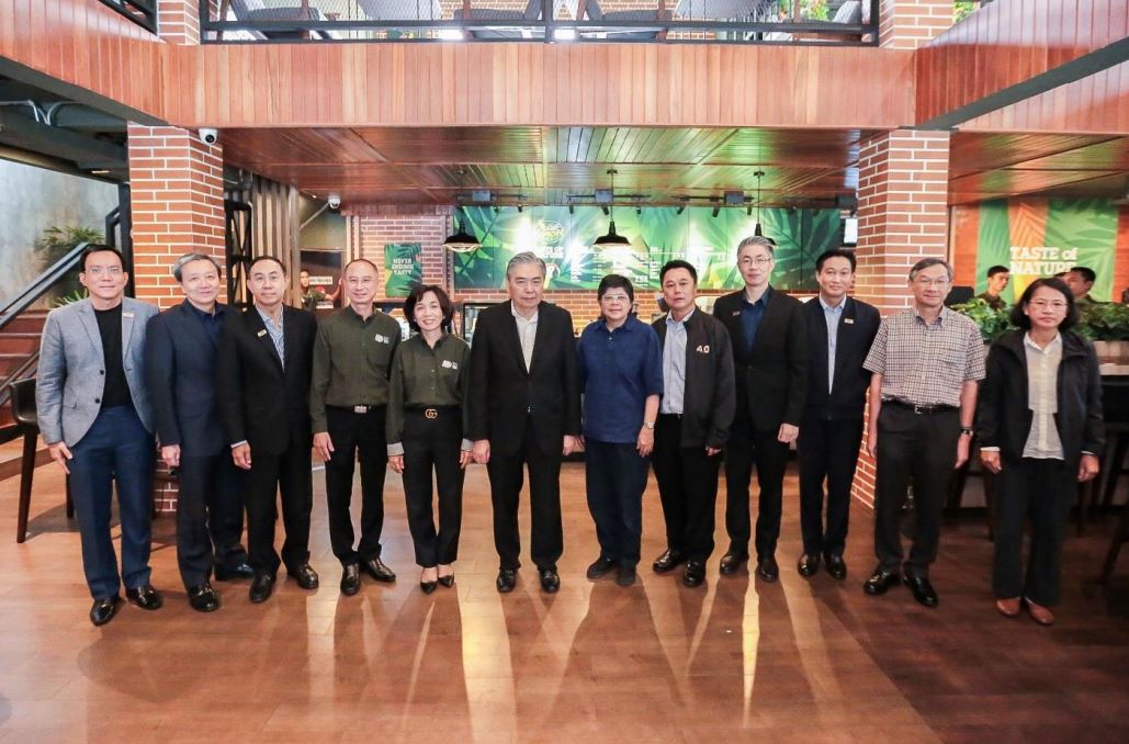 EXIM BANK เยี่ยมชมกิจการคาเฟ่ อเมซอนในกัมพูชา